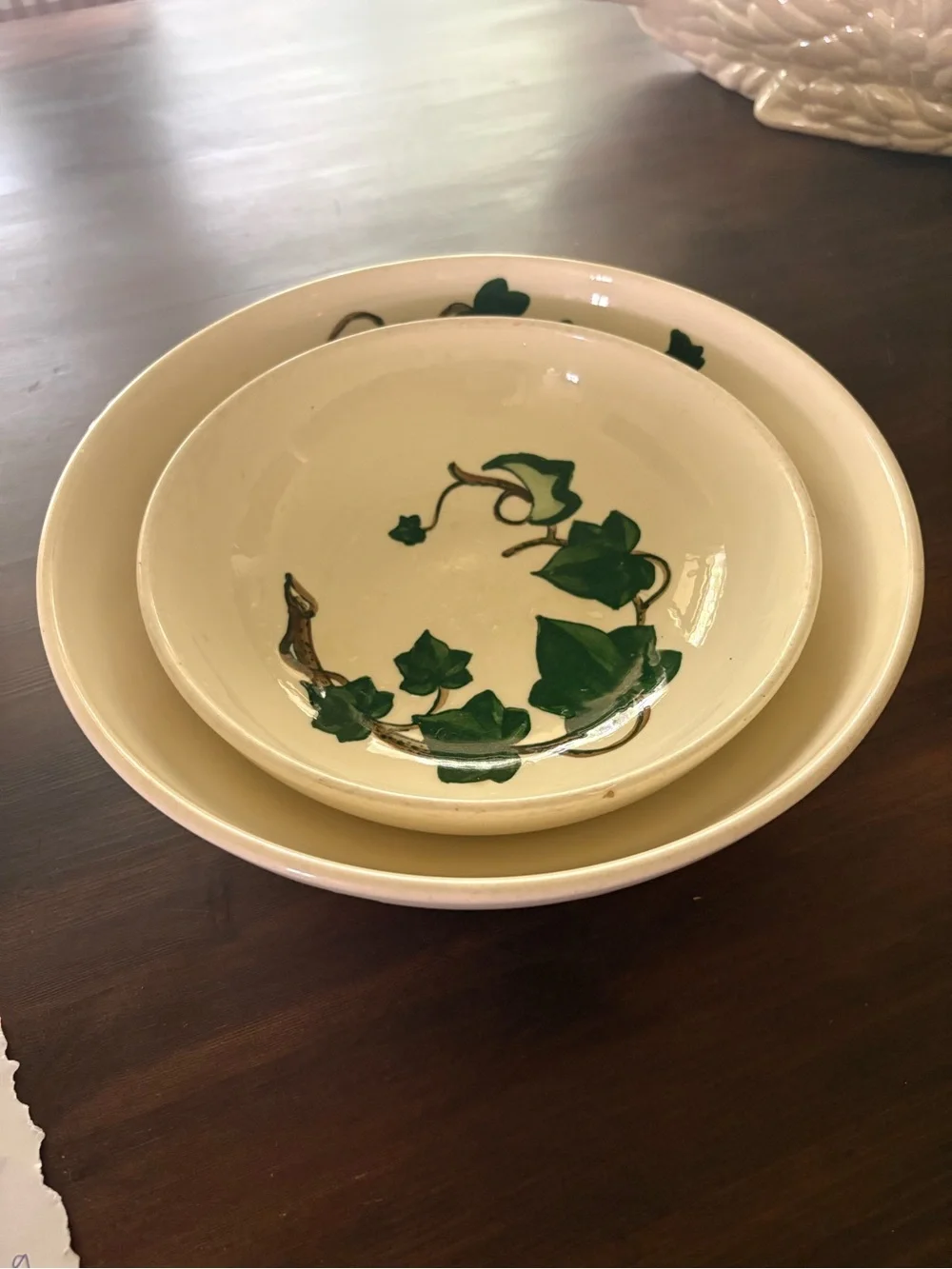 Set of 2 Metlox Poppy Trail California Ivy vegetable bowls 9” and 11” diameter